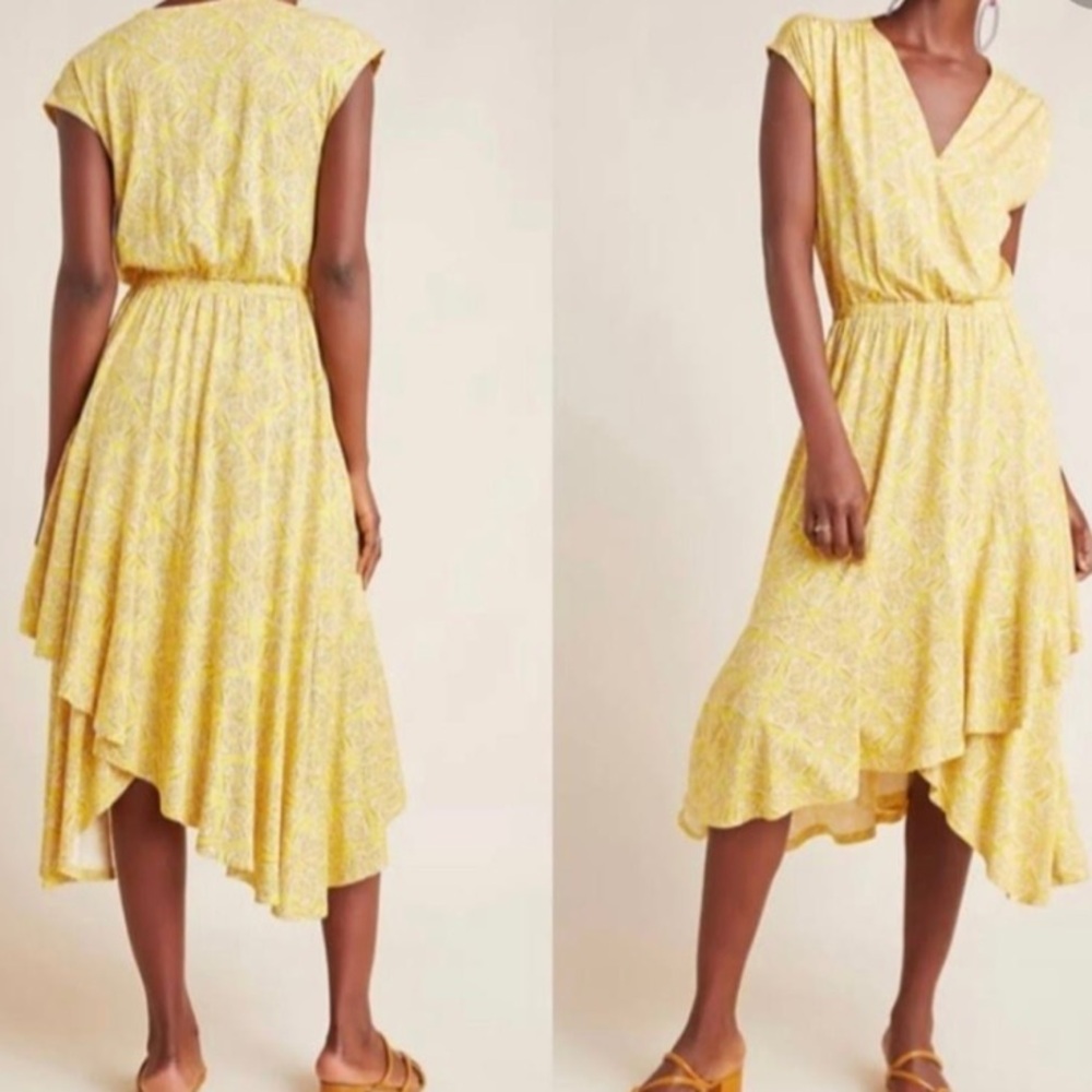 ANTHROPOLOGIE MAEVE Fete Yellow
Print Faux Wrap Midi Dress like new, stretches